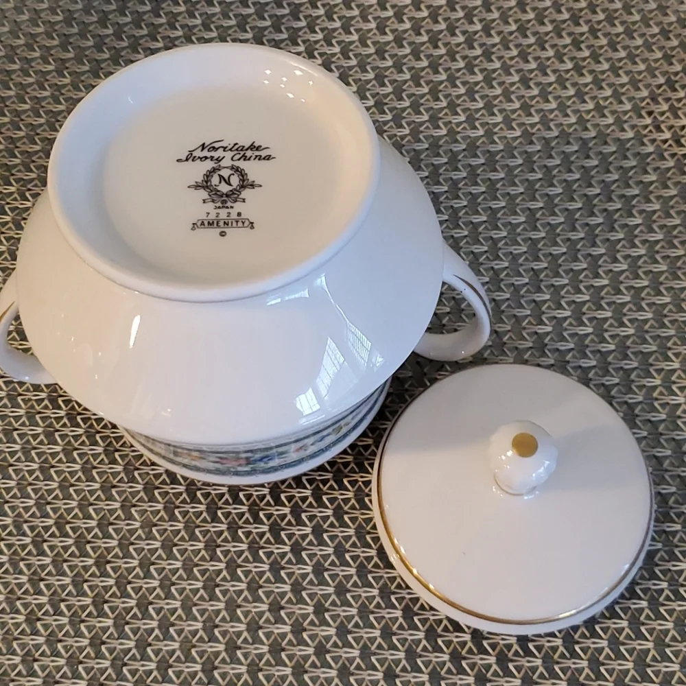 Noritake Amenity Sugar Bowl with Lid NWOT